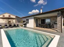 Gorgeous Home In Jursici With Wifi