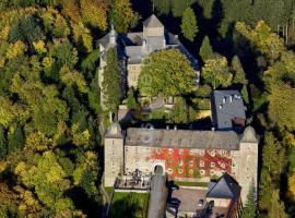 Hotel und Restaurant Burg Schnellenberg, hotel v destinaci Attendorn