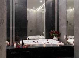 Royal jacuzzi apartment on Kostyushka 16