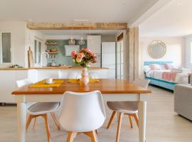 Atractivo piso recién reformado, hotel in Santander