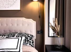 Coastal Escape 1BD Flat with Terrace, hotel in El Ejido