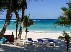 UNAHKIN AKUMAL, TULUM Beachfront Condo Relaxing