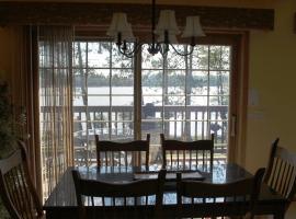 Duck Lake 2 bedroom condo at Wild Eagle Lodge, #206, hotel i Eagle River