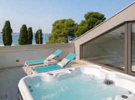 Villa Fasana - Penthouse Apartments with jacuzzi