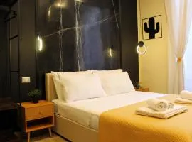 BlackWoody Contemporary Rooms - Napoli Centro Storico Via Toledo