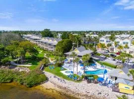 Charter Club Naples Bay - Amazing Location and Amenities