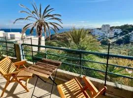 Gorgeous sea view apartment 5min walk from beach
