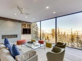 1 Mi to Downtown Jackson Modern Retreat with Views