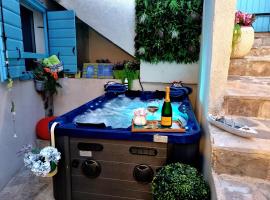 Vila Santa Maria Hvar with jacuzzi, hotel v destinaci Jelsa