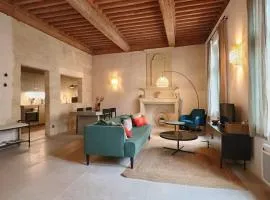 Appartement de Caractère avec Cachet Unique à Uzès