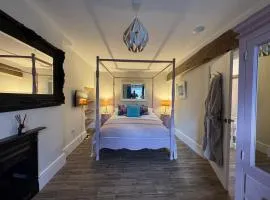Prior Hall Farm Cottage - 3 bedroom luxury cottage in center of Malham