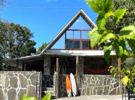 La Chamba Surf House, hotel v destinaci Santa Catalina