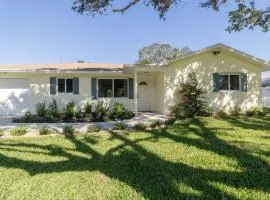 NEW Riverside Retreat with Pool
