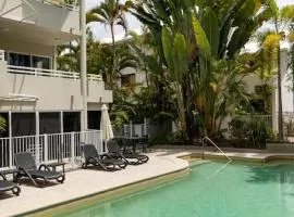 BeachLuxe Sunseeker, Sublime Tropical Apartment
