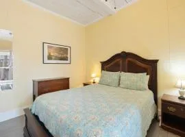 Historic Island Hotel