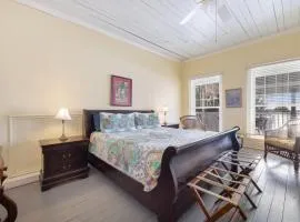 Historic Island Hotel