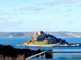 Great location very spacious. Sea and castle view, hotell i Marazion