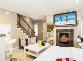 Multi-Level 2BR-Fast WiFI-Free Parking -CM-1