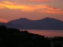 Bella Vista 4, T2 vue mer, piscine, climatisé Porticcio