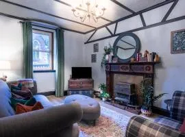 Criss Cross Cottage