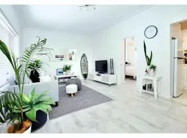 Cosy and calm unit in Cronulla formerly Beautifully renovated quiet unit in Cronulla