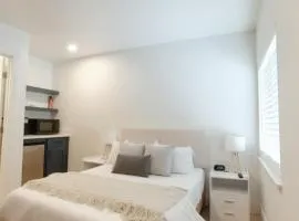 Perfect Home Base Stylish Studio Near Lake CDA And Downtown Attractions