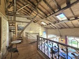 Gîte de charme avec cour enherbée, proche rivière - FR-1-616-464