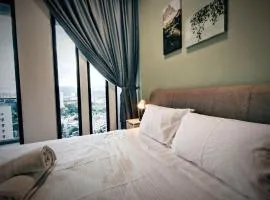 Haven Luxury 2BR Suite with Stunning Views