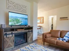 Sunny CDA Cottage Family Retreat Near Lake