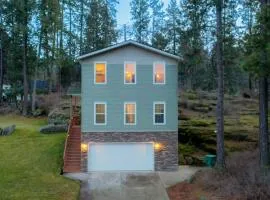 Cozy family home 2 blocks to river