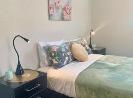 Roslyn Business Studio - 2 bedroom