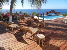 Villa Casa Blanca del Faro, casa de férias em Zipolite