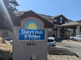 Days Inn & Suites by Wyndham Castle Rock