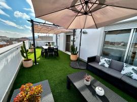 Lo balconet del Delta. Àtic-dúplex vacacional., hotel en Amposta