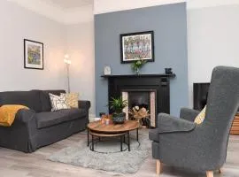 Harrogate Self Catering -King's View-Private Parking-Overlooking H-C-C