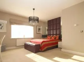Luxury Huge Private room with ensuite