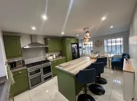 Portaferry Waterfront Townhouse with Hot Tub