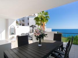 Beautiful apartment with stunning sea views and a large terrace!, hotel v destinaci Torrox Costa