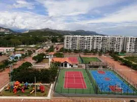 CLUB HOUSE CON 3 PISCINAS Y BBQ Apartamento