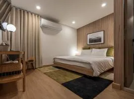 2 Bed 2 Bath / Luxury / 1 min walk to BTS Asok