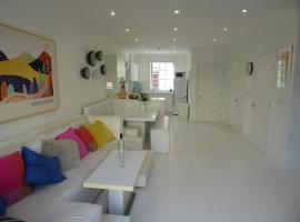 Modern townhouse in Mountwise, hotel in Plymouth