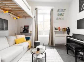 Au Pas de Bouffay, perched nest, medieval quarter
