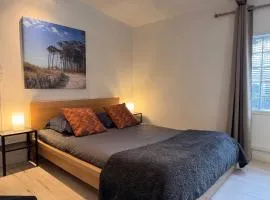 Ravissante suite avec parking sur place.