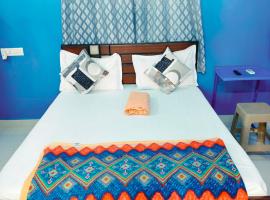 Studio Apartment with private entrance, behind DLF and near L&T, RMZ IT park and close to SRMC & MIOT Hospital, hotel in Chennai