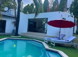 Cozy home with a pool in a leafy suburb of Lonehill, wake up to the sound of trees & birds!!