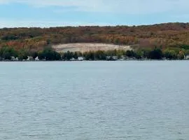 Charming 3 BR Lakefront Cottage - Gateway to Platte Lake & Sleeping Bear Dunes!