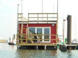 Houseboat Lottas meerZeit, Kaminofen, Dachterrasse, Parkplatz