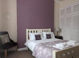 Castle Brae Apartment، فندق في ستيرلينغ