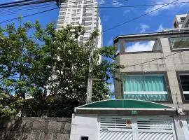 Quartos na Praia - Cozinha Compartilhada, Self Check-in, WiFi, Próximo à Praia