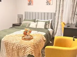 Cozy private room in a new home
